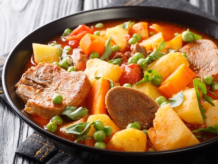 Говежди език с картофи, моркови и грах в доматен сос - снимка на рецептата Говежди език с картофи, моркови и грах в доматен сос - снимка на рецептата